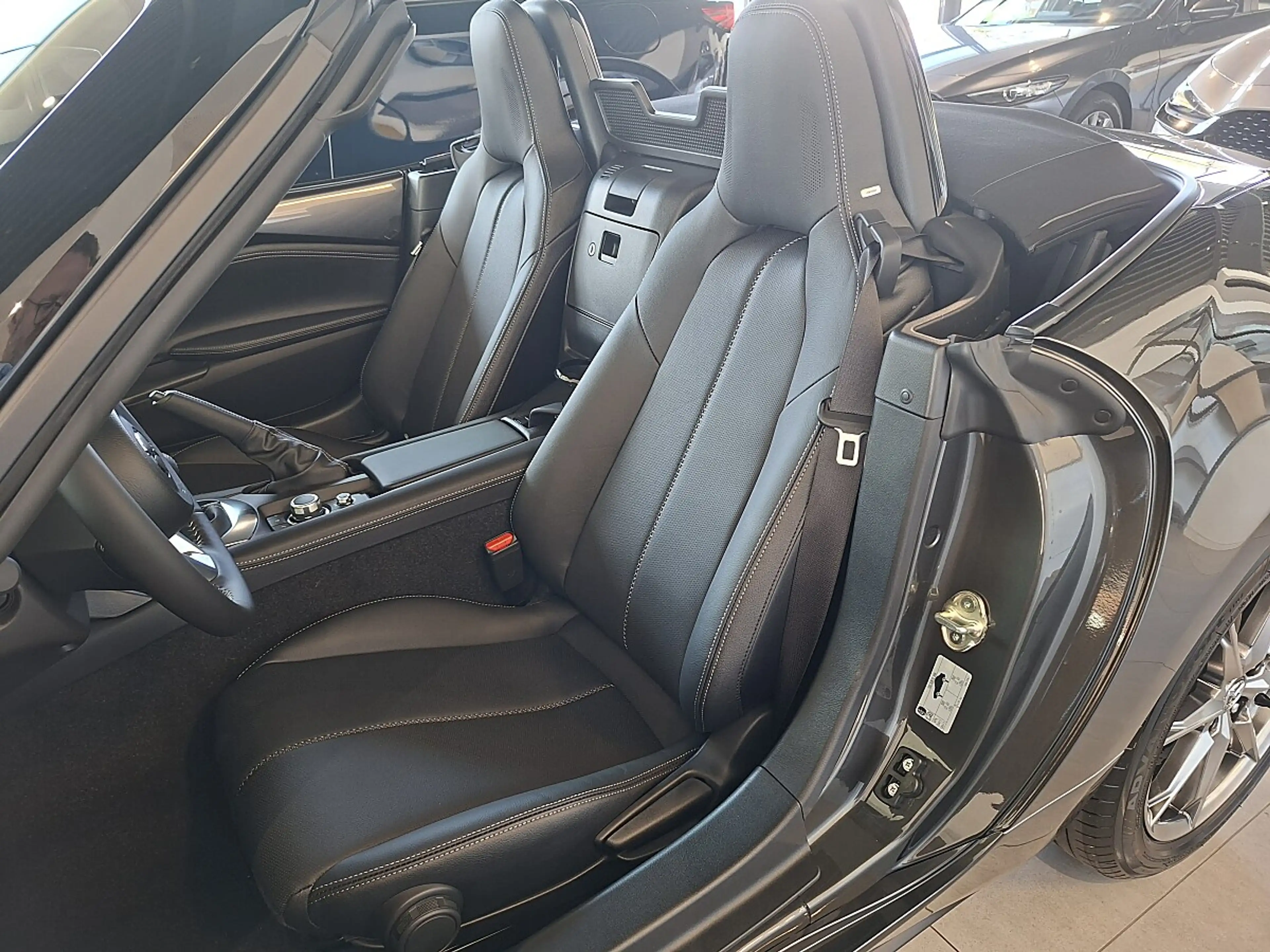 Mazda MX-5 Cabrio G136 Skyactiv Exclusive-Line | MJ 2027 |... — photo 7
