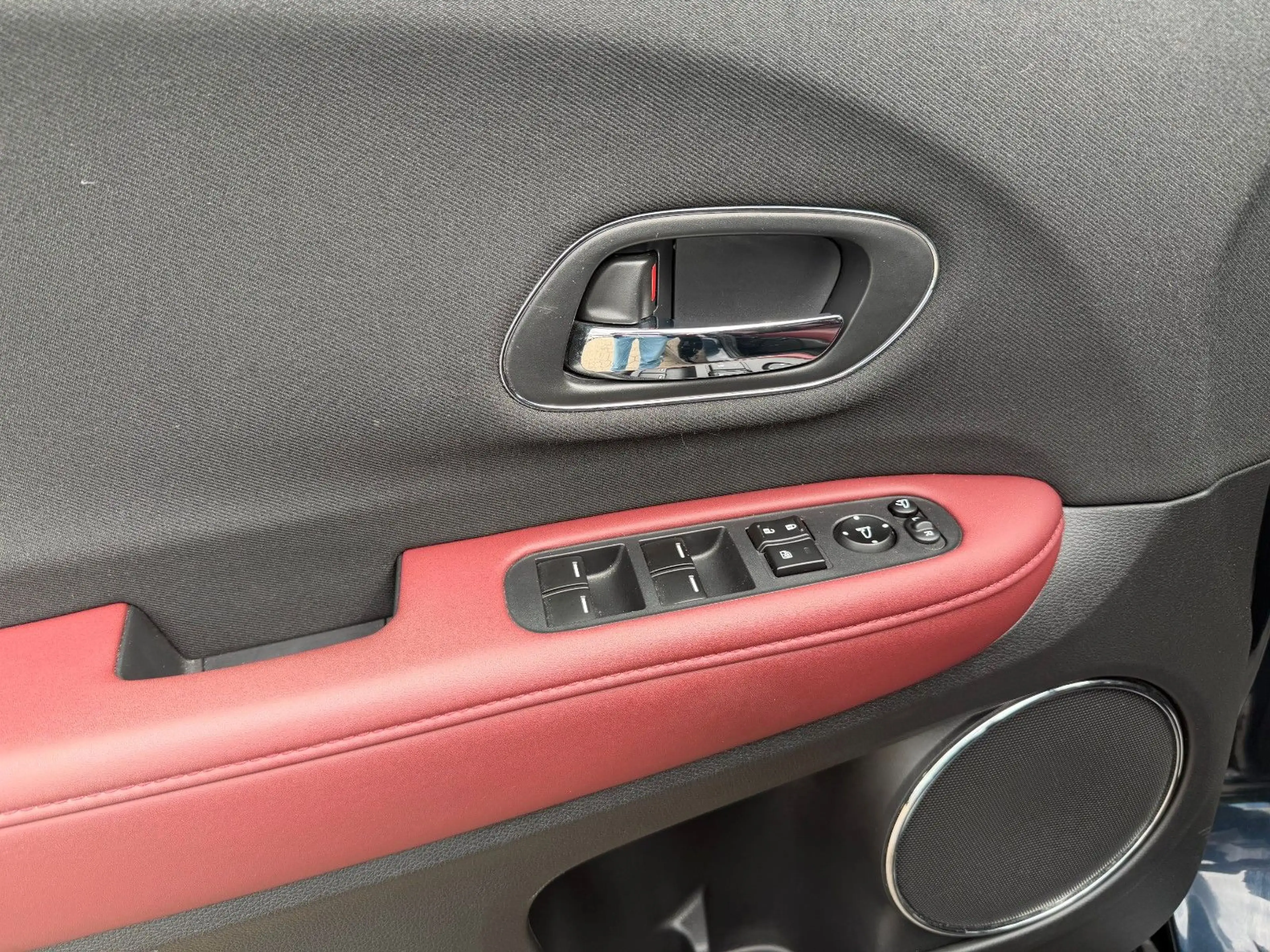Honda HR-V 1.5VTEC Sport 1.HD 182PS — photo 12