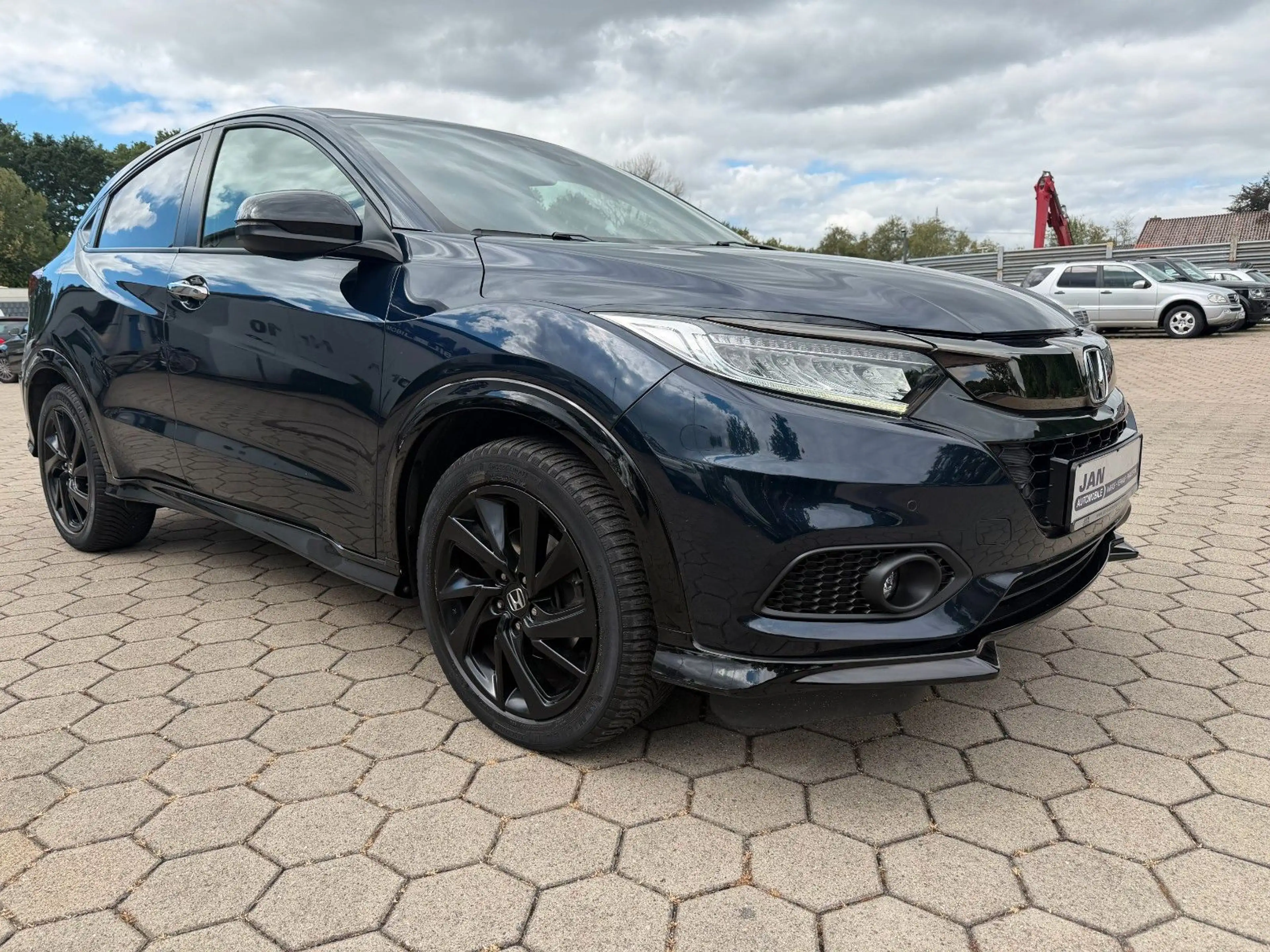 Honda HR-V 1.5VTEC Sport 1.HD 182PS — photo 9