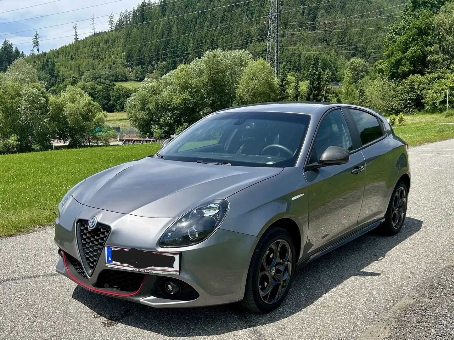 Alfa Romeo Giulietta Giulietta Super 1,4 TB Euro 6D-Temp CARBON EDITION Grau - 1