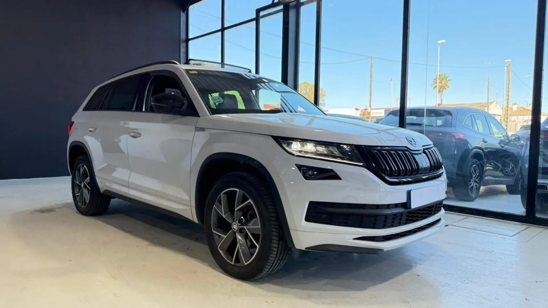 Skoda Kodiaq 2.0TDI AB tech Scout 4x4 DSG 110kW Blanco - 1