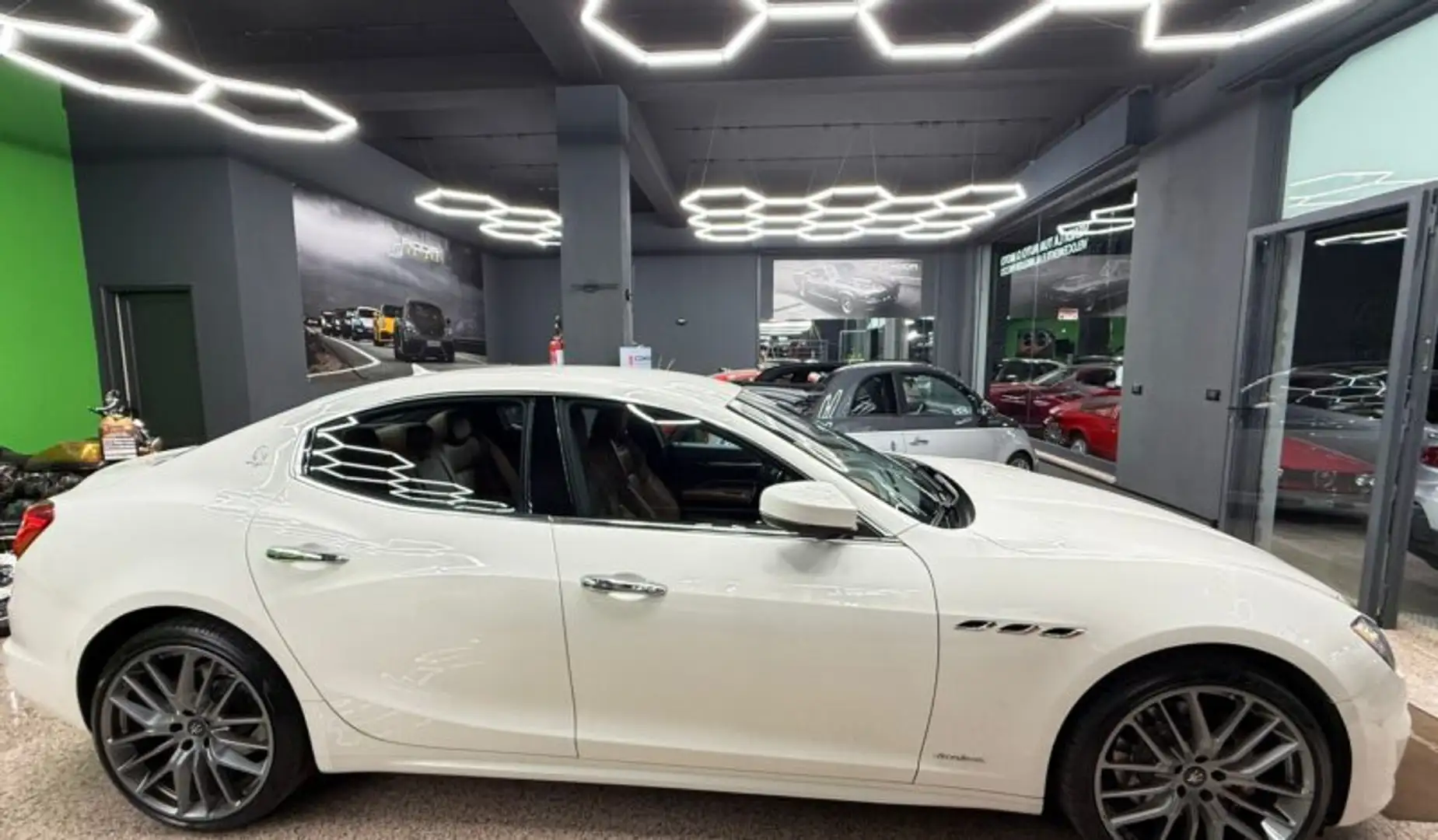 Maserati Ghibli Ghibli 3.0 V6 ds Gransport 250cv auto my19 Blanc - 2