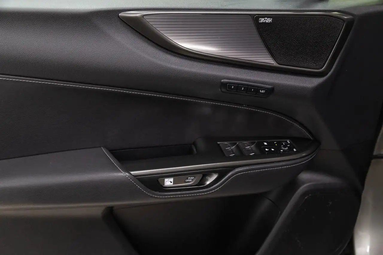 Lexus NX снимка Lexus NX