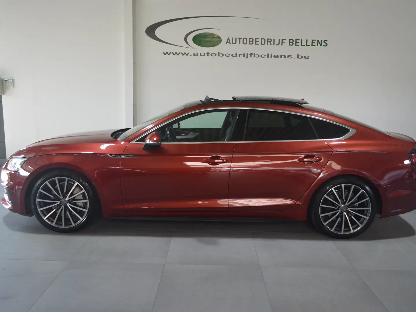 Audi A5 A5 Sportb. 45 TFSI HYBR. quattro S tronic S-LINE Rood - 1
