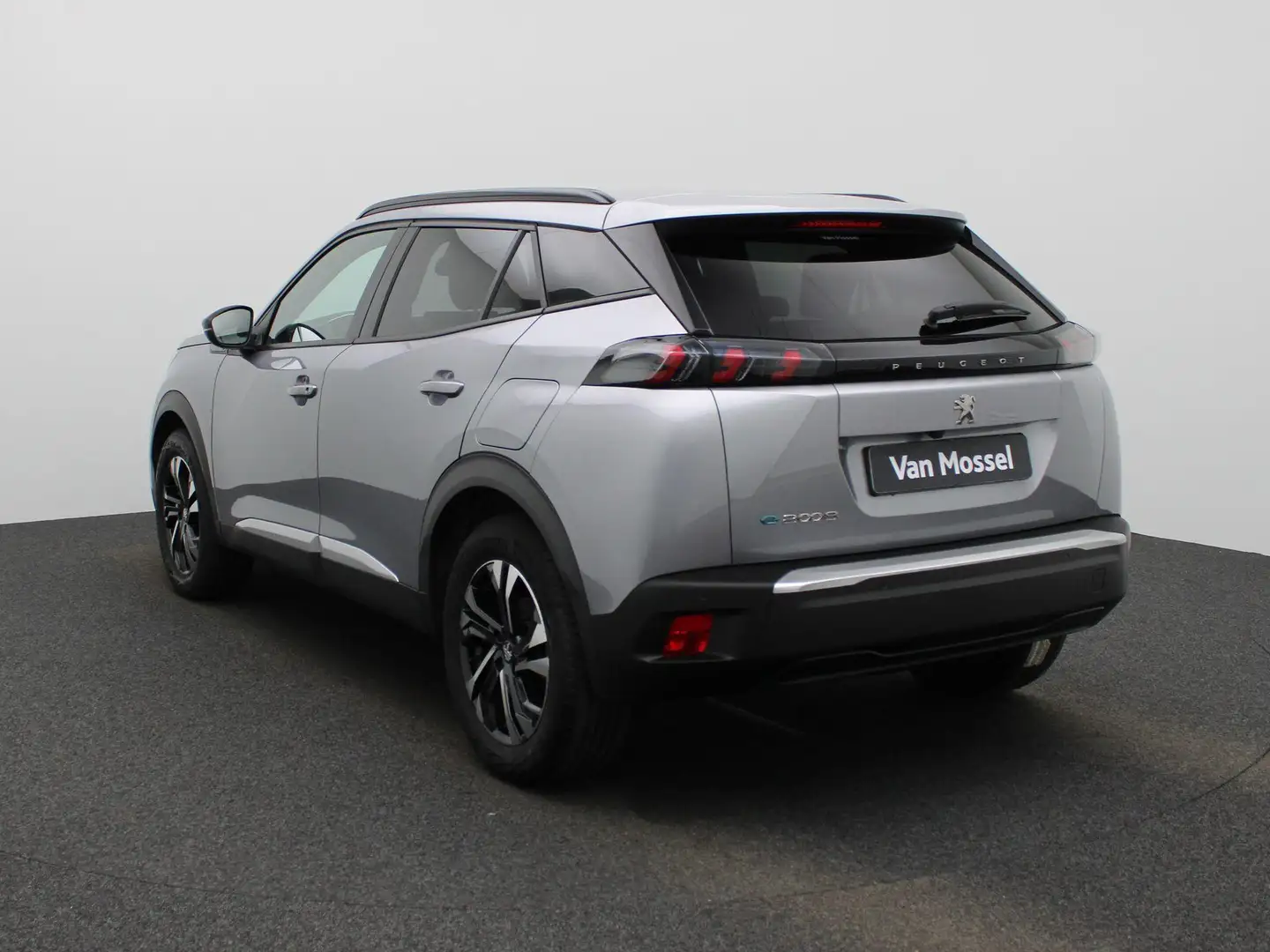 Peugeot e-2008 Allure Pack 50Kwh Zilver - 2