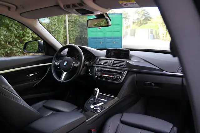BMW 3 Series view 13