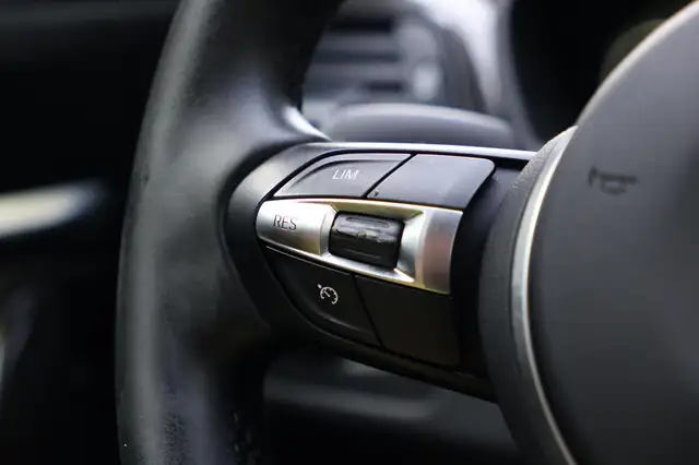 BMW 3 Series view 19