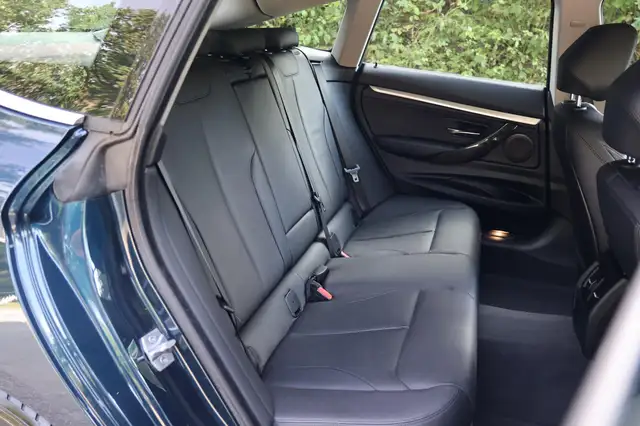 BMW 3 Series view 12