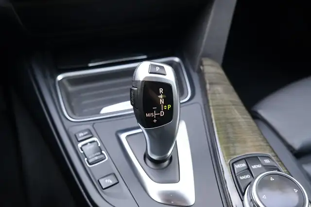 BMW 3 Series view 23