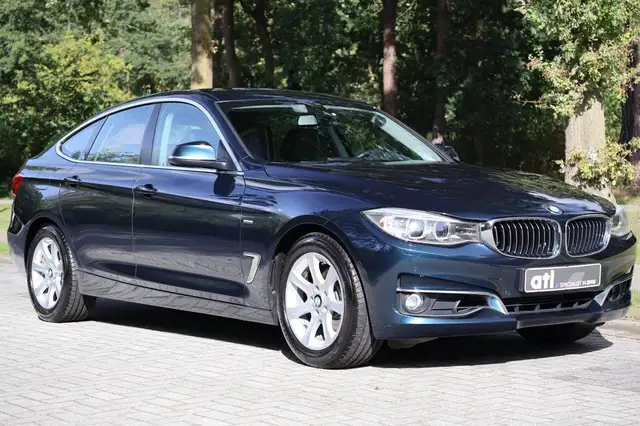BMW 3 Series view 7