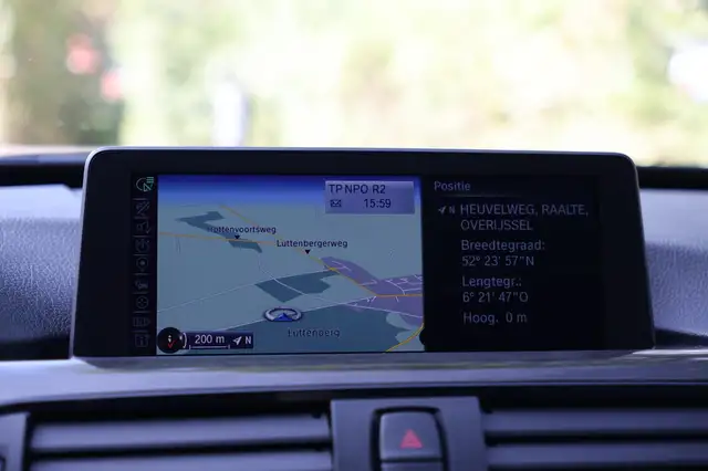 BMW 3 Series view 30
