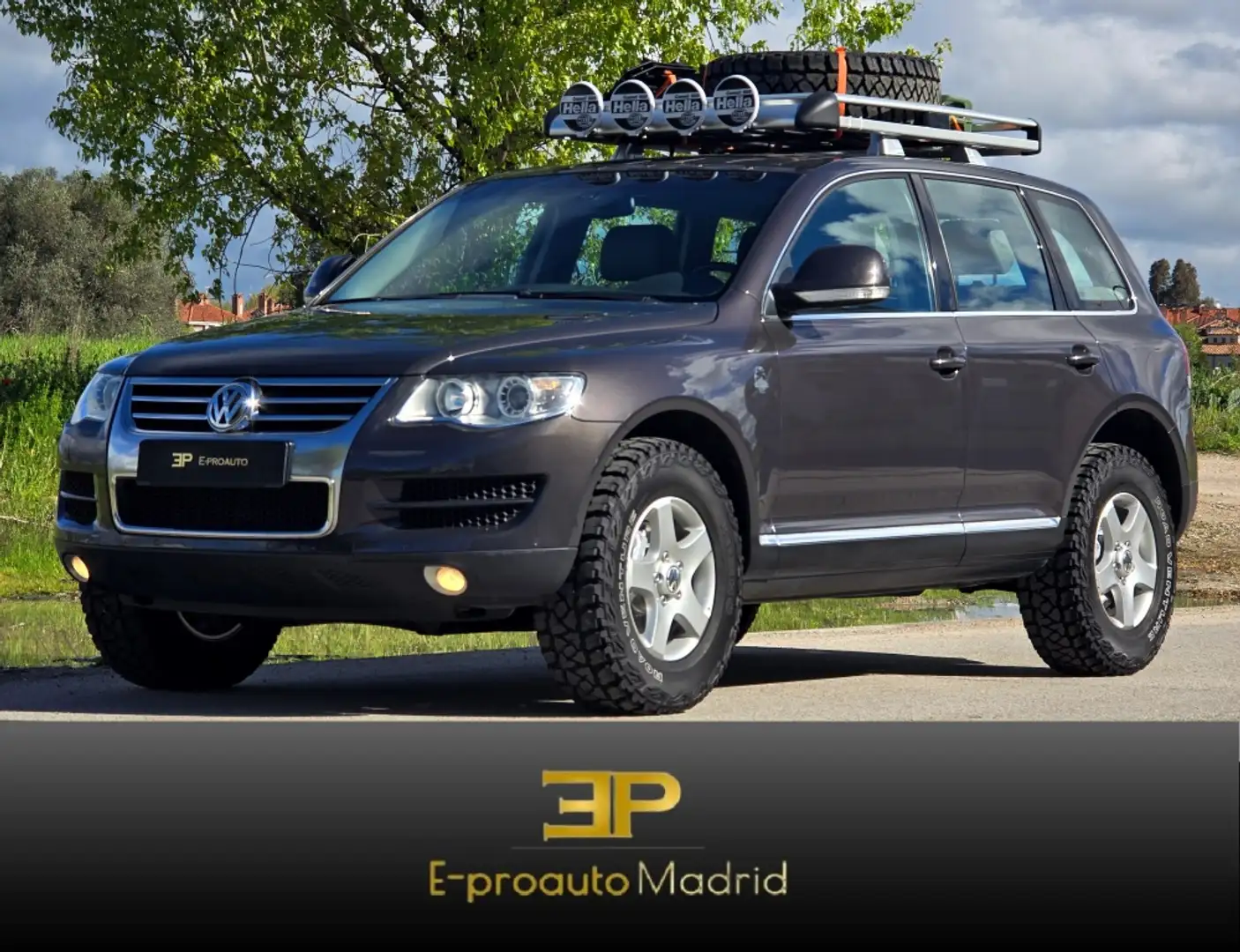 Volkswagen Touareg 3.0TDI V6 Individual Tiptronic Gris - 1
