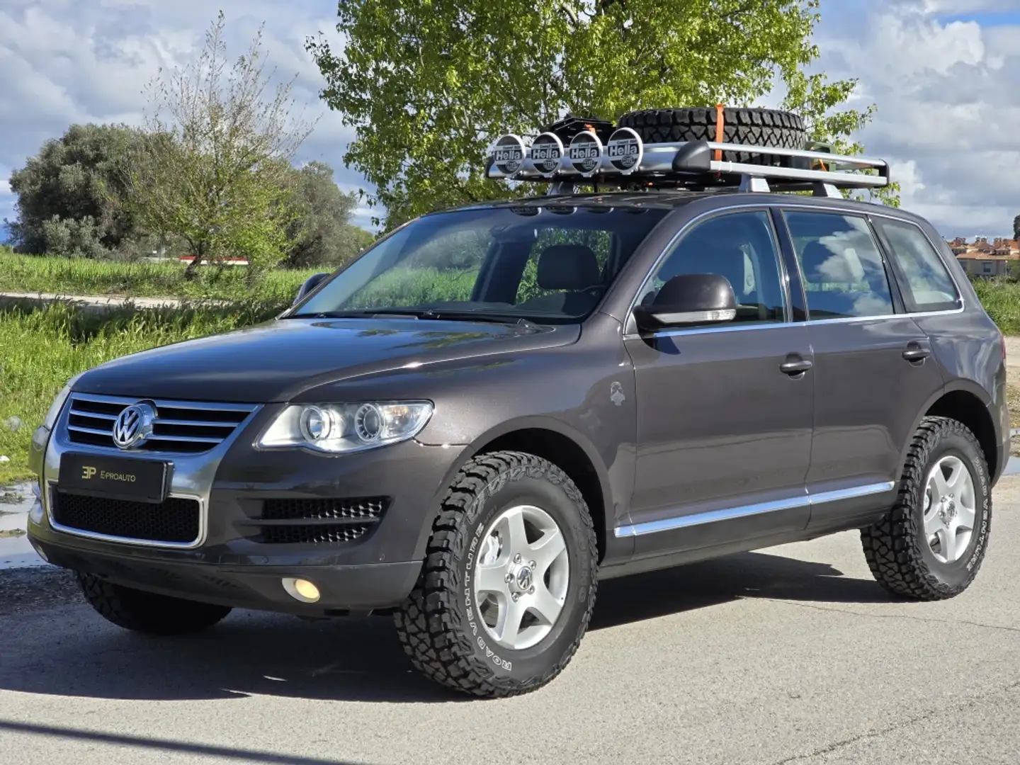 Volkswagen Touareg 3.0TDI V6 Individual Tiptronic Gris - 2