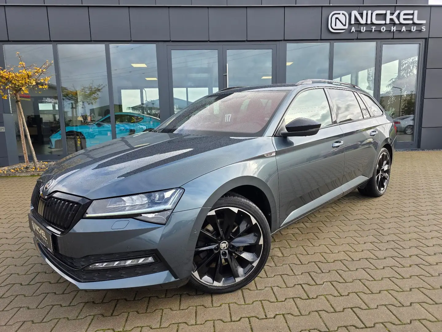 Skoda Superb Sportline 4x4*Ahk*Sthzg*Pano*Matrix* Grau - 1