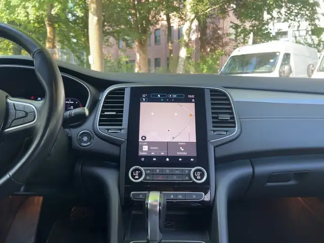 Renault Talisman view 12