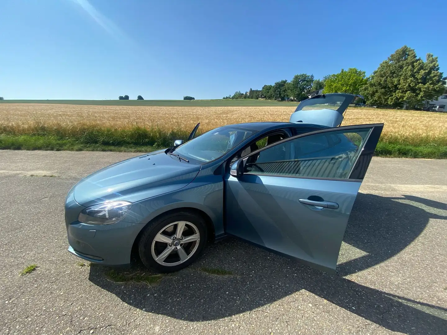 Volvo V40 V40 T2 Momentum Blau - 1