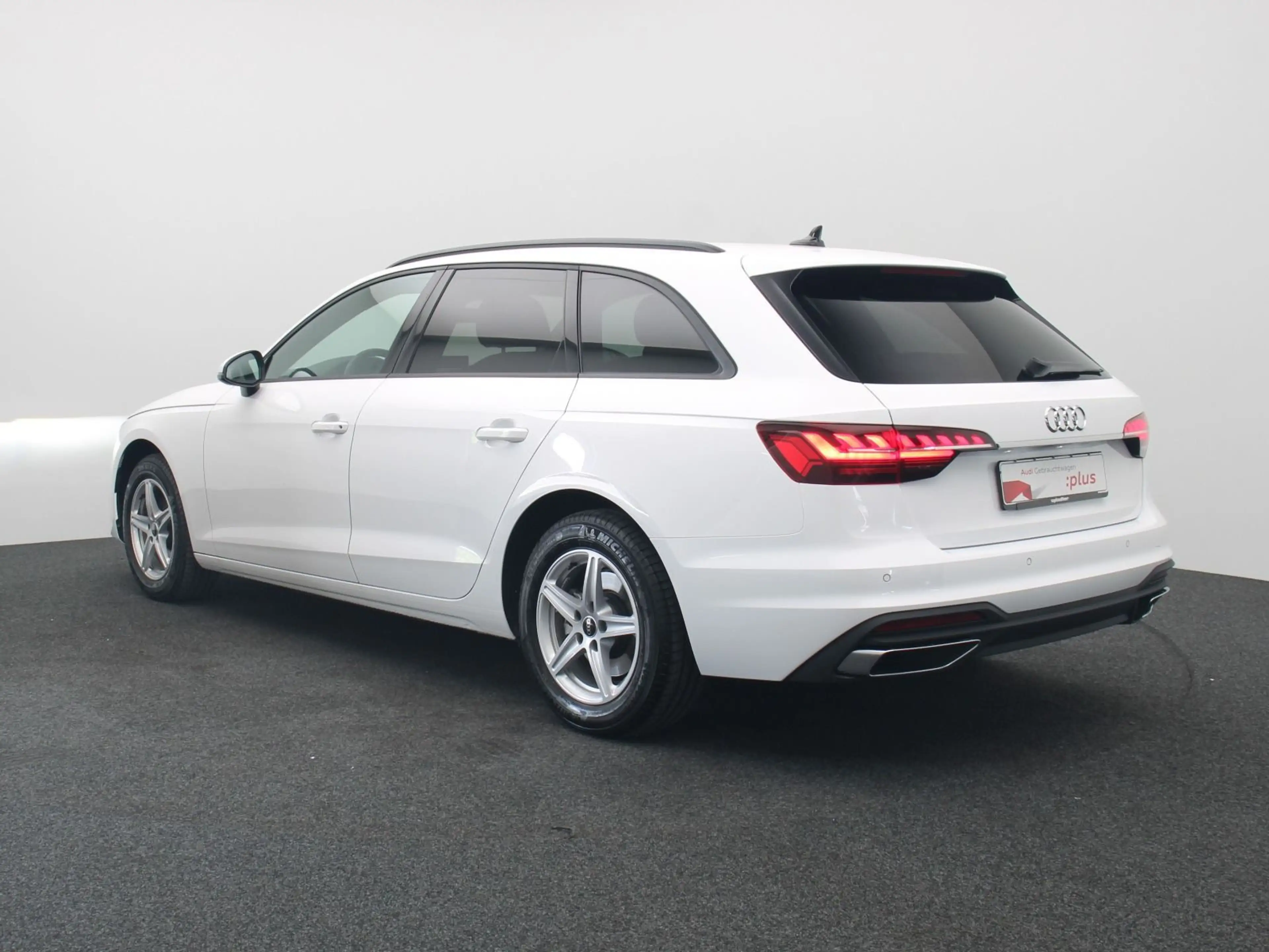 Audi A4 35 TFSI S-tronic / MMI-Navi, Matrix — photo 5