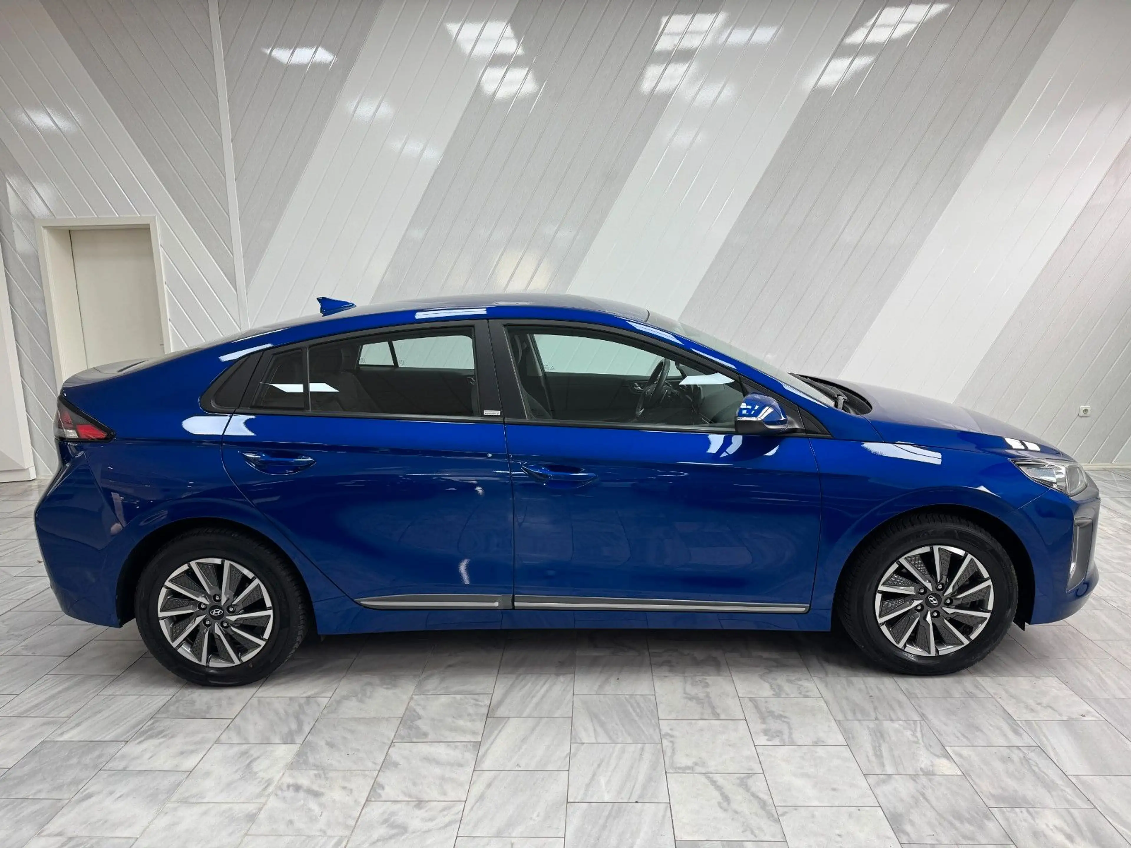 Hyundai IONIQ Elektro Trend Navi Garantie SOH 100% — photo 4
