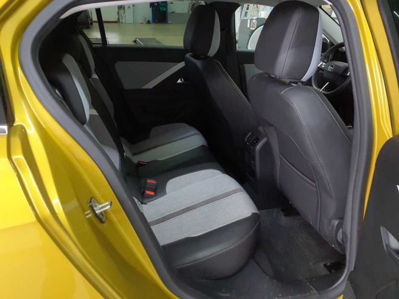 Opel Astra Astra Plug-In-Hybrid Elegance Navi SHZ — photo 14