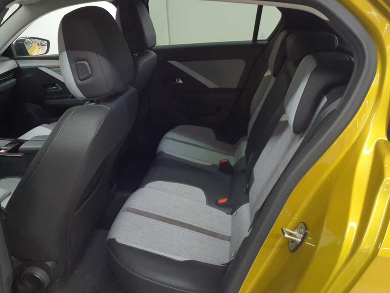 Opel Astra Astra Plug-In-Hybrid Elegance Navi SHZ — photo 13