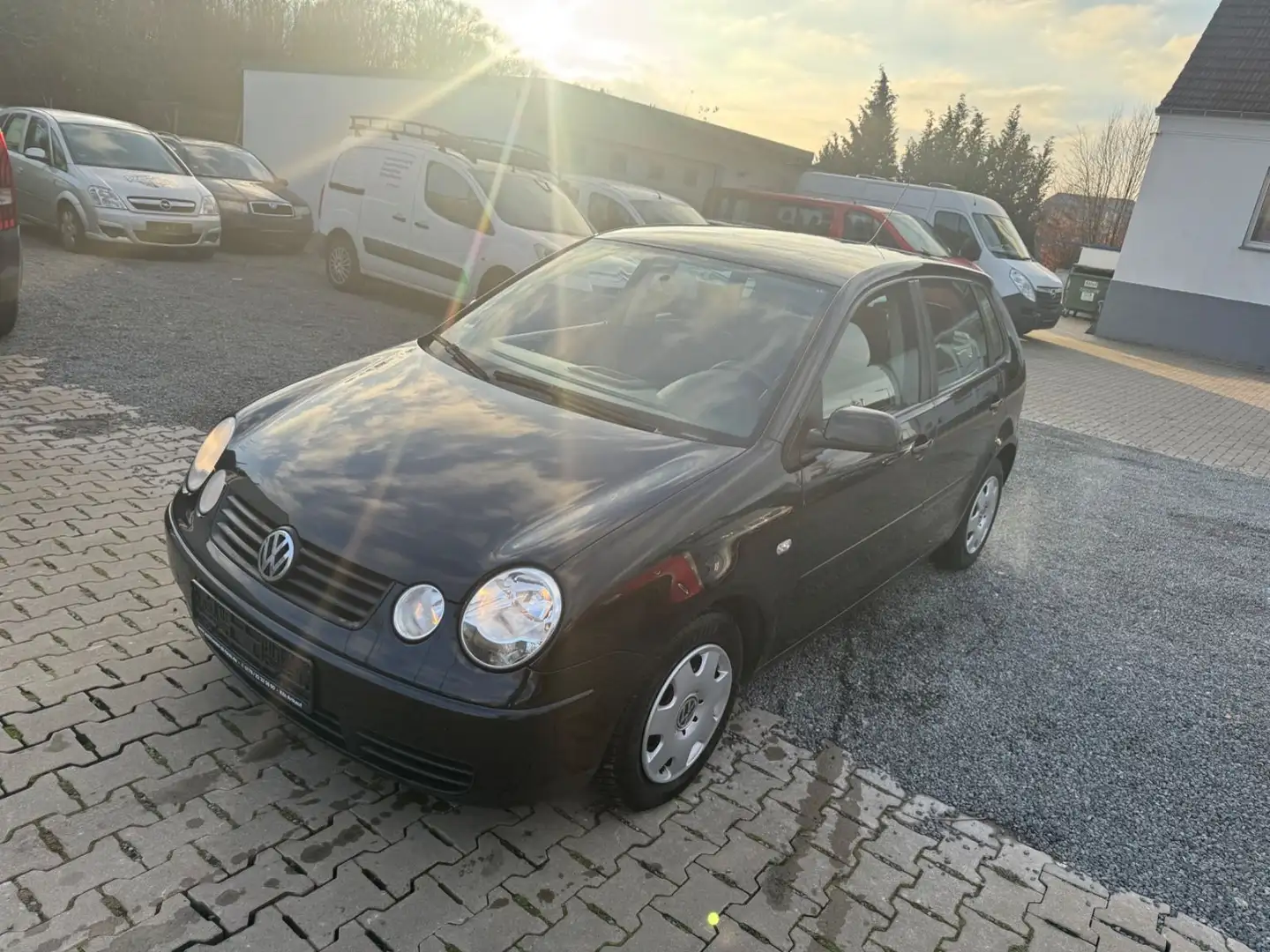 Volkswagen Polo IV Basis Klima Tüv Neu Schwarz - 1