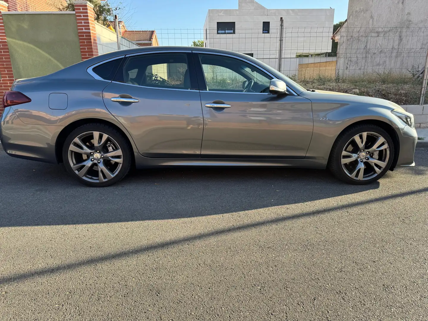 Infiniti Q70 2.2d GT Sport Aut. - 1