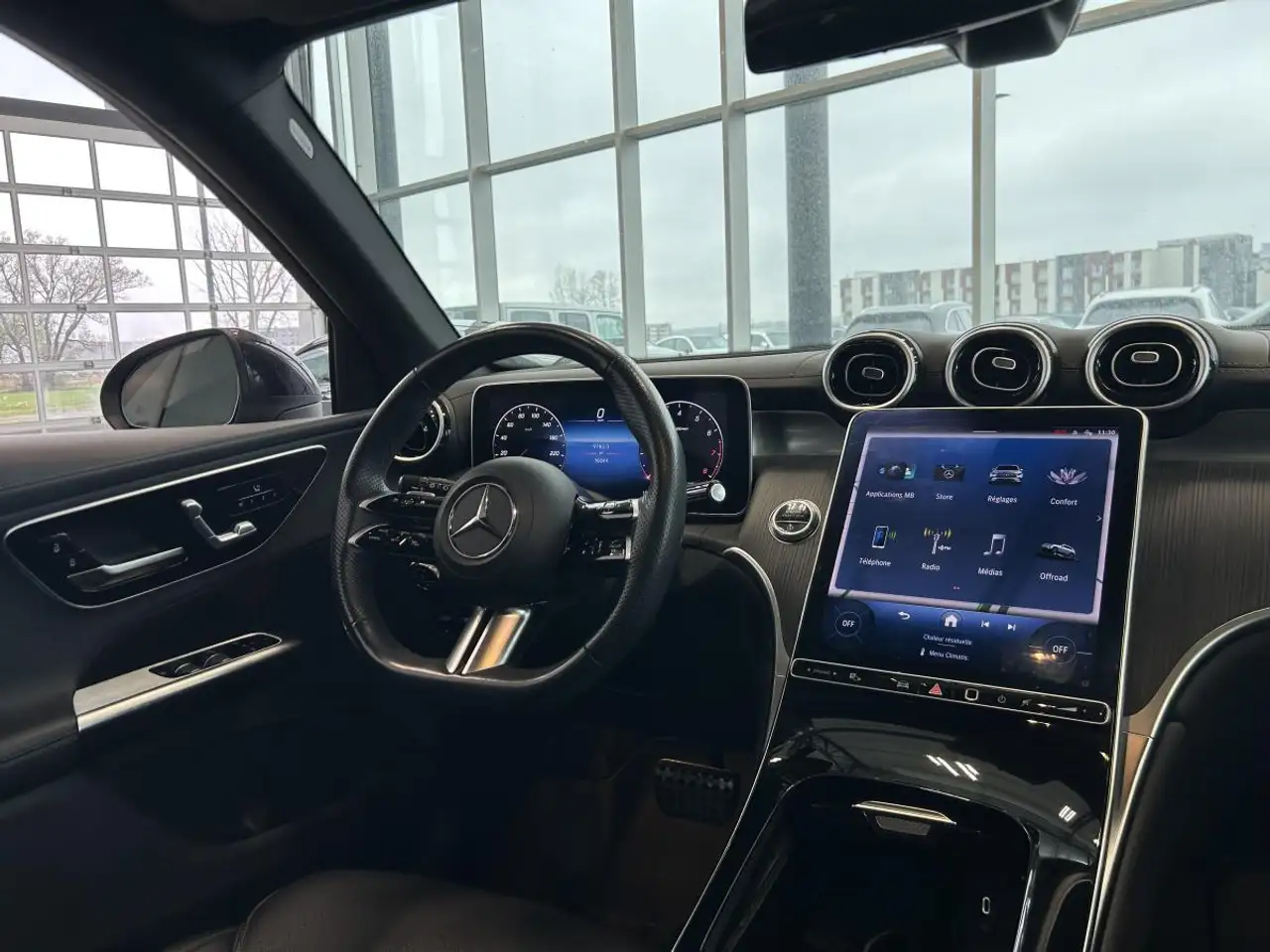 Mercedes-Benz GLC снимка Mercedes-Benz GLC