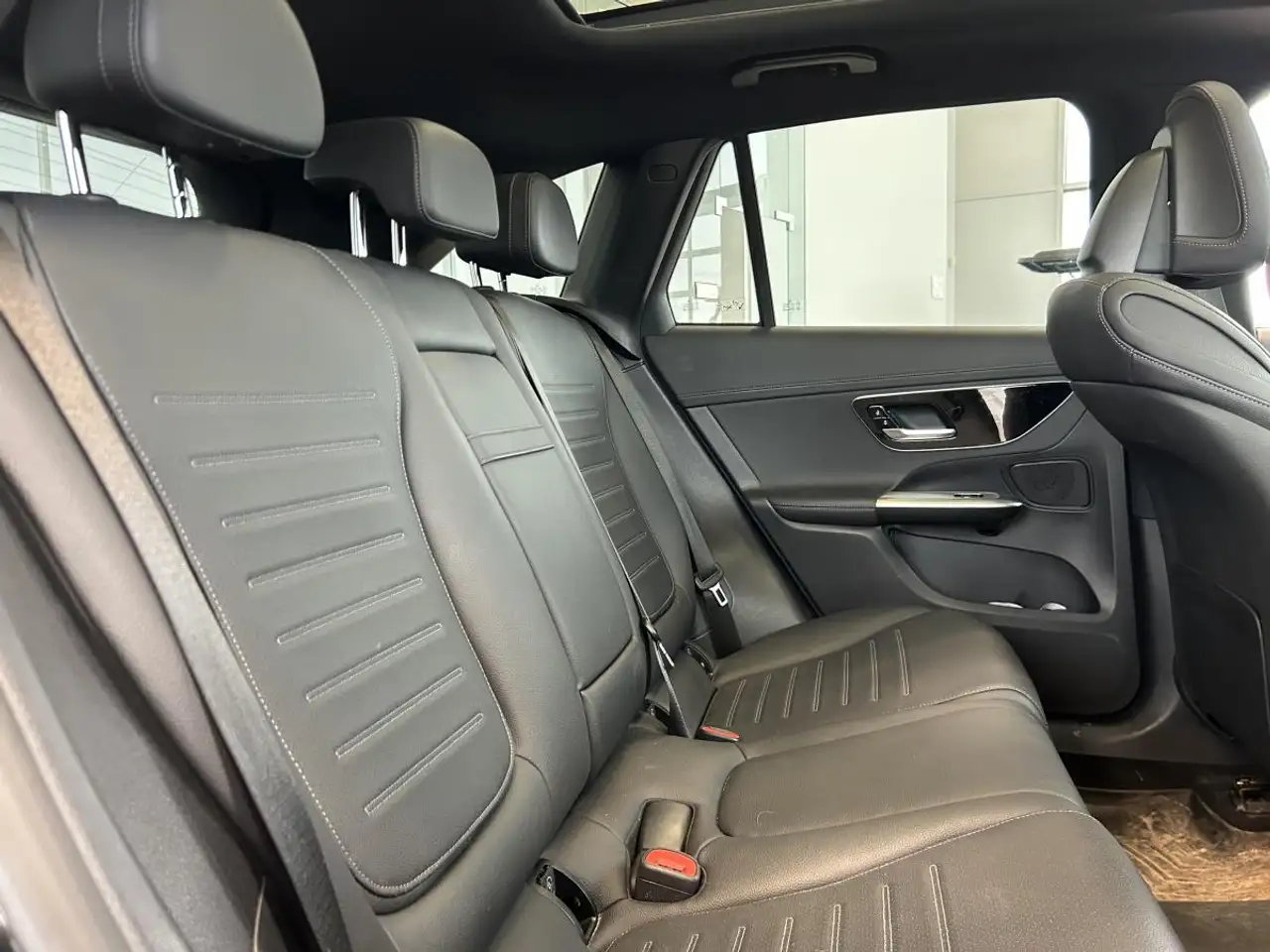 Mercedes-Benz GLC снимка Mercedes-Benz GLC