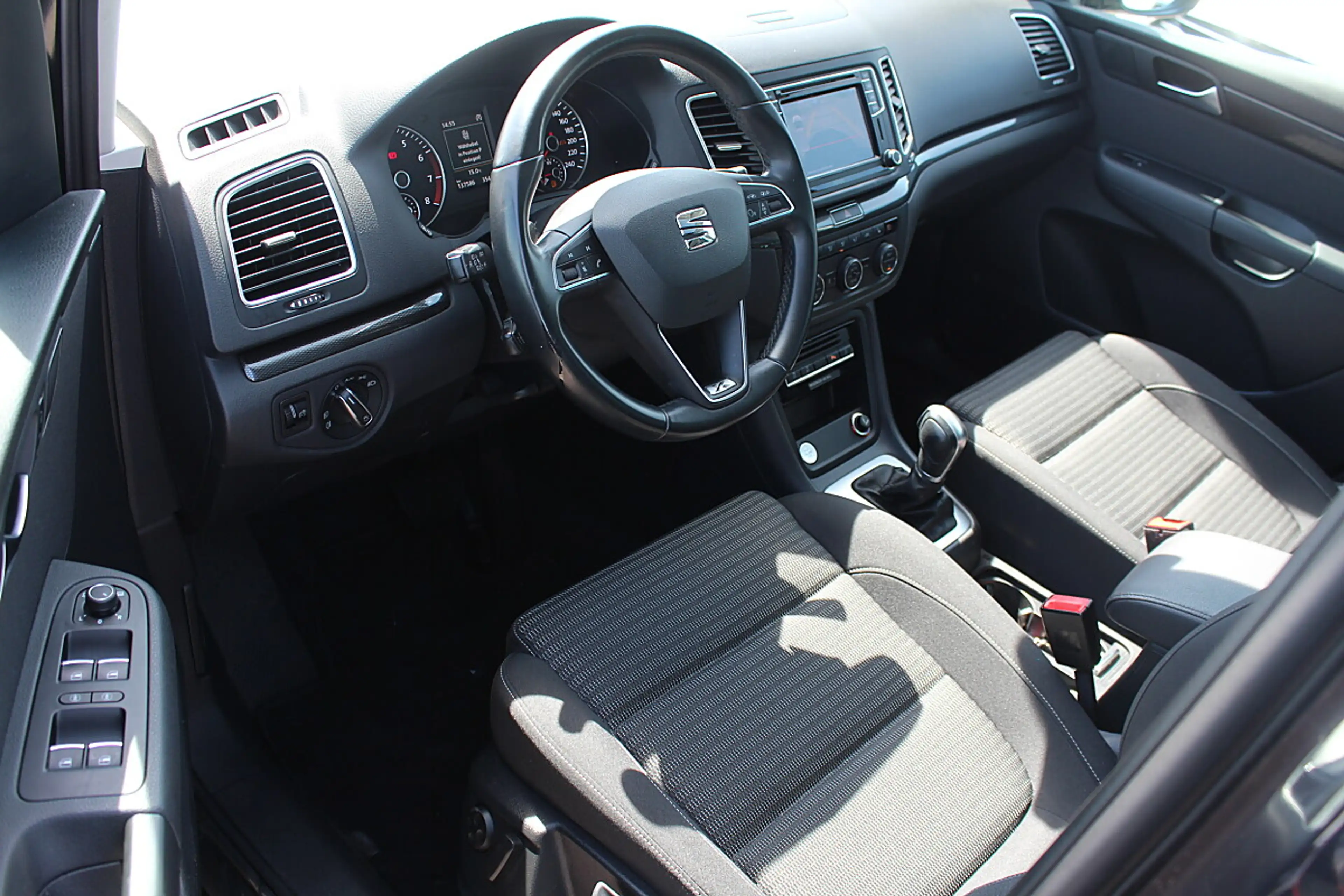 SEAT Alhambra Xcellence 1,4 TSI DSG AHK 7 Sitzer Xenon ... — photo 8