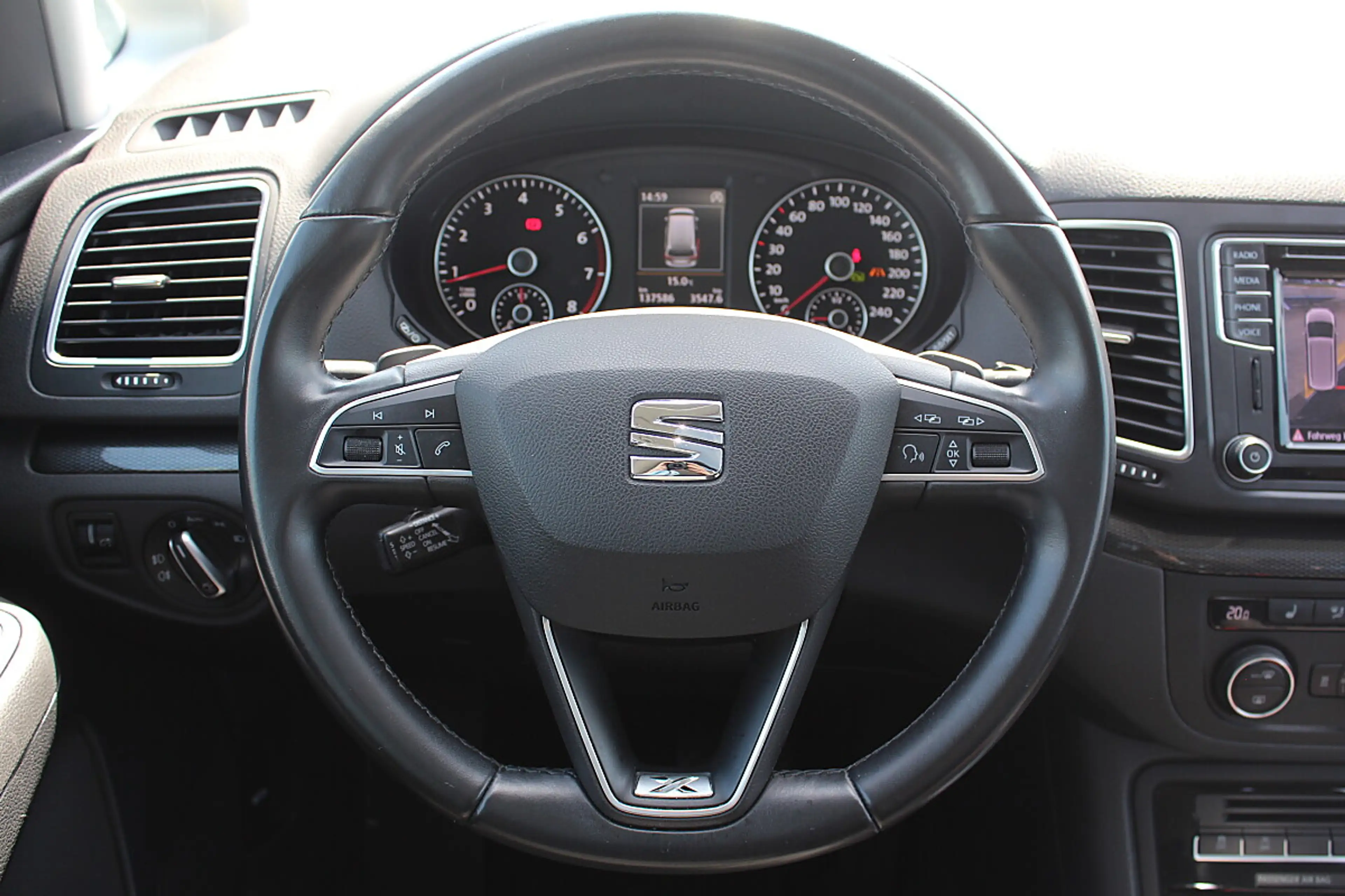 SEAT Alhambra Xcellence 1,4 TSI DSG AHK 7 Sitzer Xenon ... — photo 2