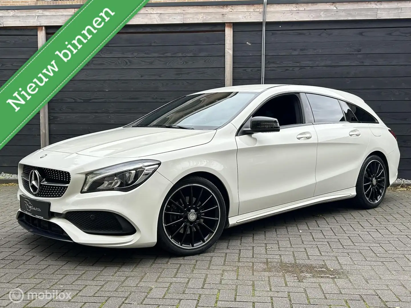 Mercedes-Benz CLA 180 Shooting Brake AMG Night Edition Plus 77.360 KM !! Blanc - 1