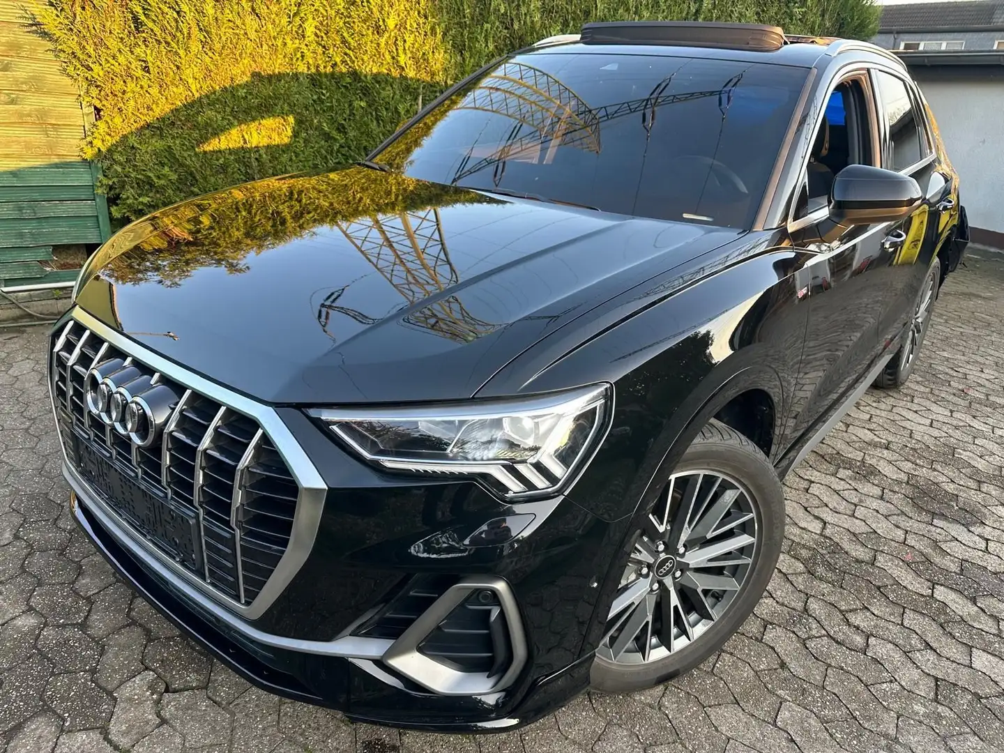Audi Q3 35 TDI quattro S line*Pano*Keyless Go*ACC*Kam Schwarz - 1