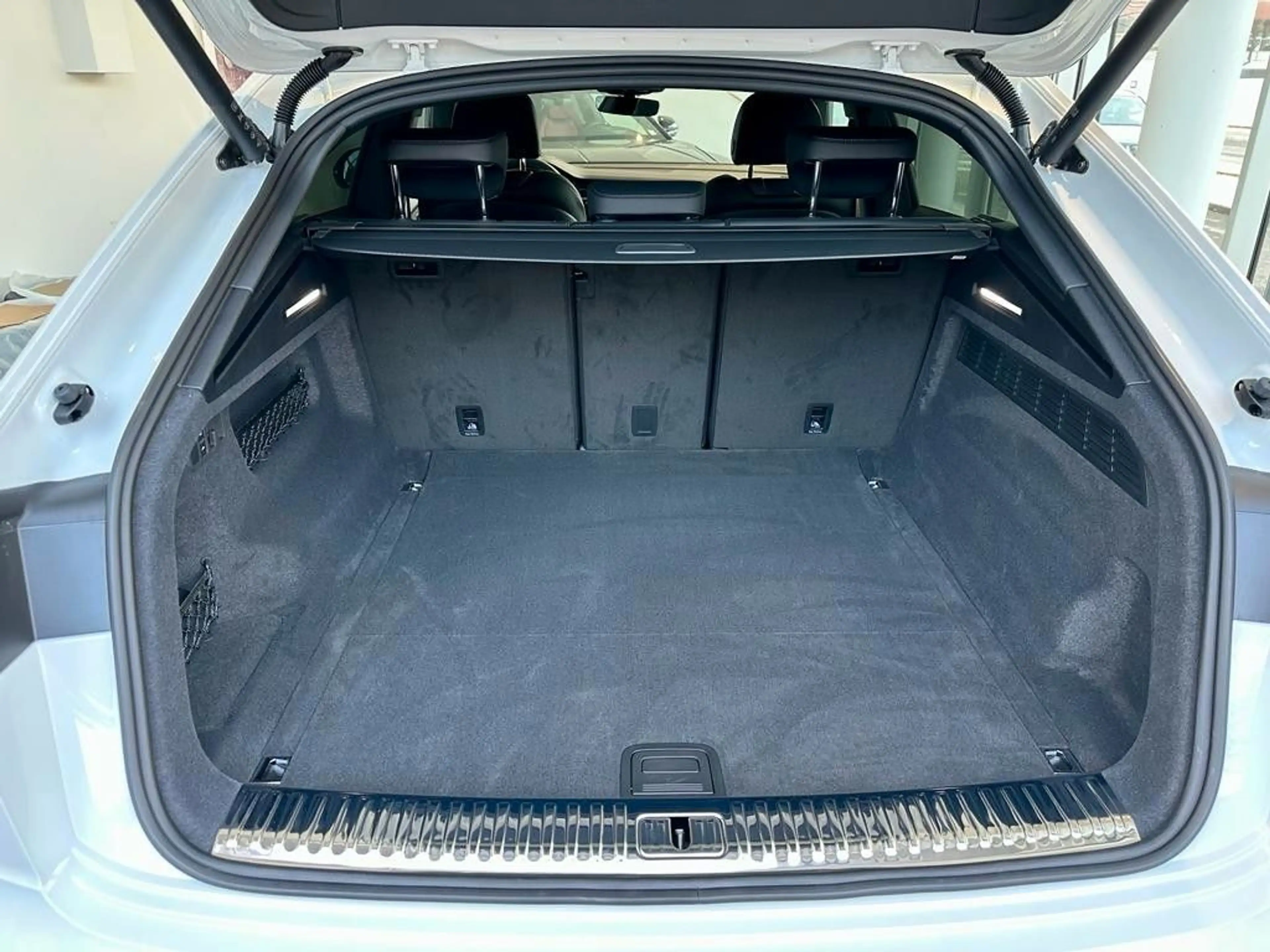 Audi Q8 50 TDI FACELIFT MY27 /w-sw/SLine/Mtrx/Pan/23 — photo 4