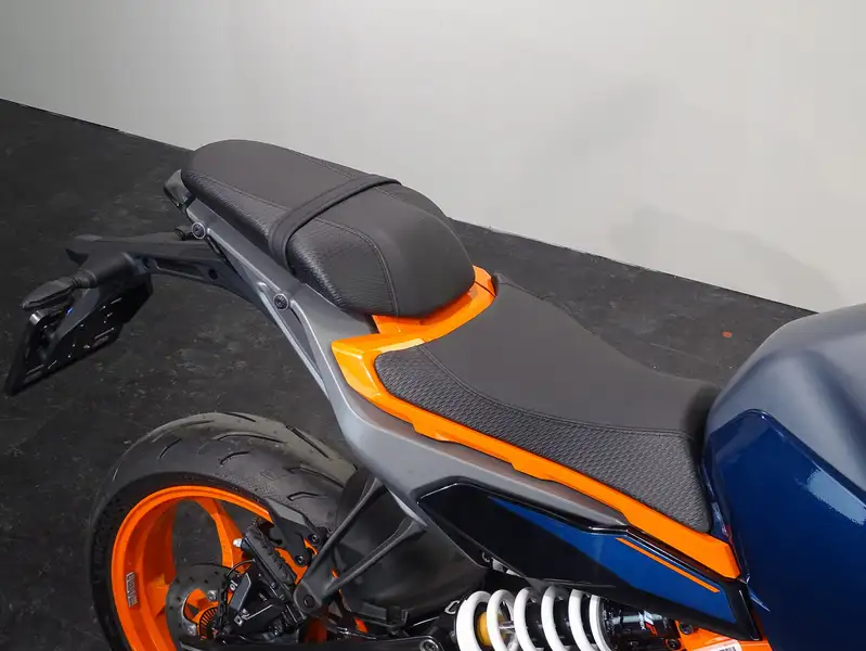 KTM 390 Duke - foto 6
