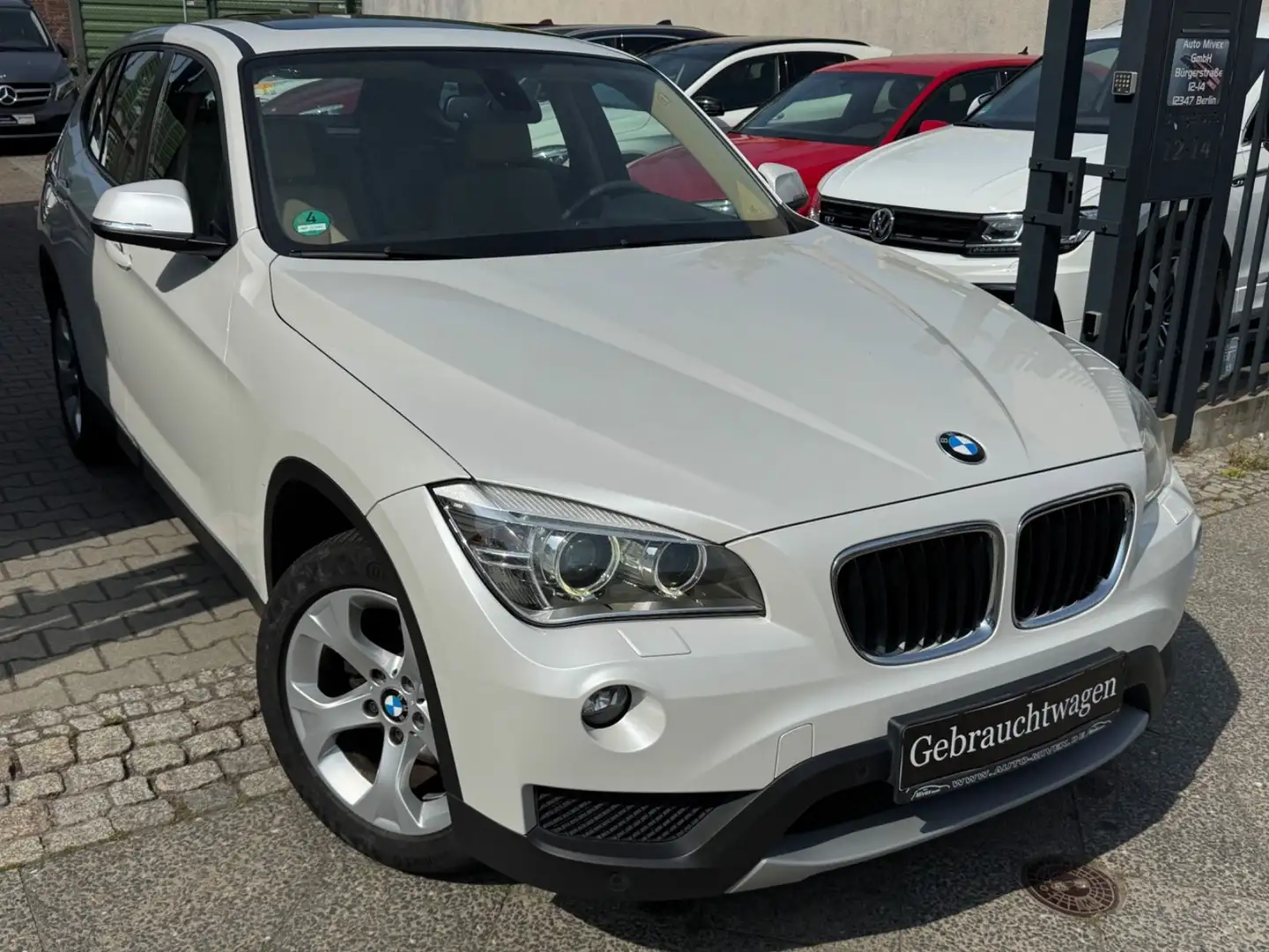 BMW X1 20 i xDrive Aut.Leder Pano Xenon Weiß - 2