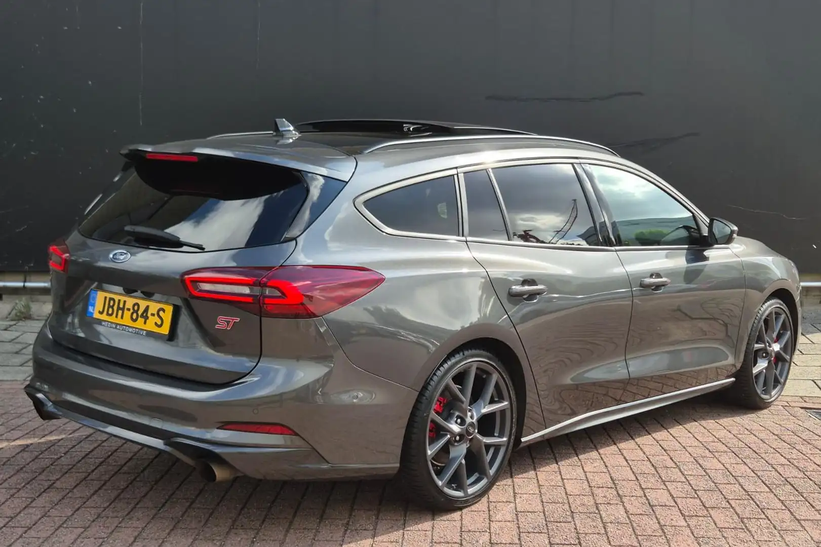 Ford Focus Wagon 2.3 EcoBoost ST-X | Automaat | 280PK | Panor Gris - 2