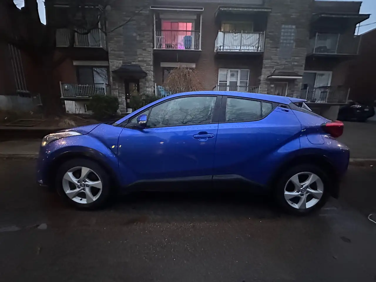 Toyota C-HR снимка Toyota C-HR