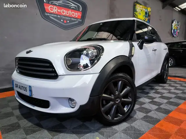 MINI Cooper Countryman one D 90cv 117.000 km -Jantes 18 Toit ouvrant panoramique radar de recul vitres électriques clim Révisée et garantie 6 mo