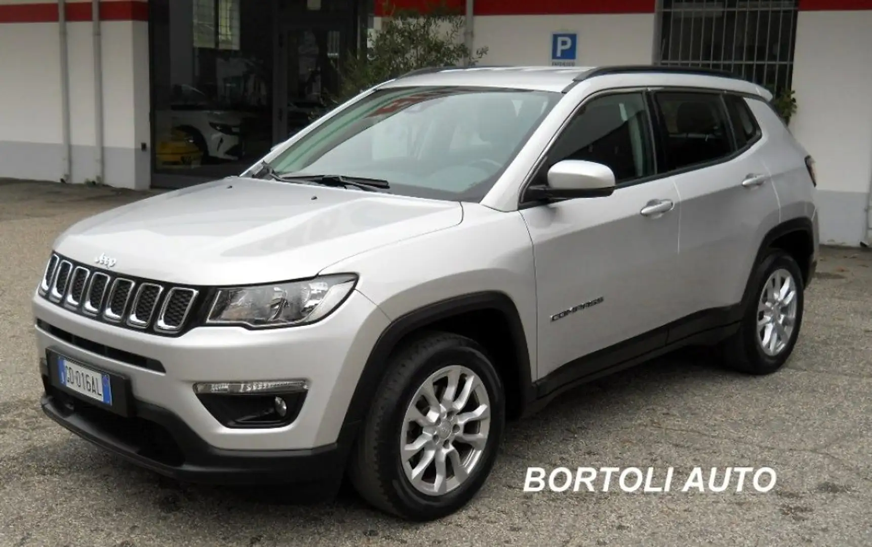 Jeep Compass 1.6 MJET 32.000 KM LONGITUDE Gris - 1