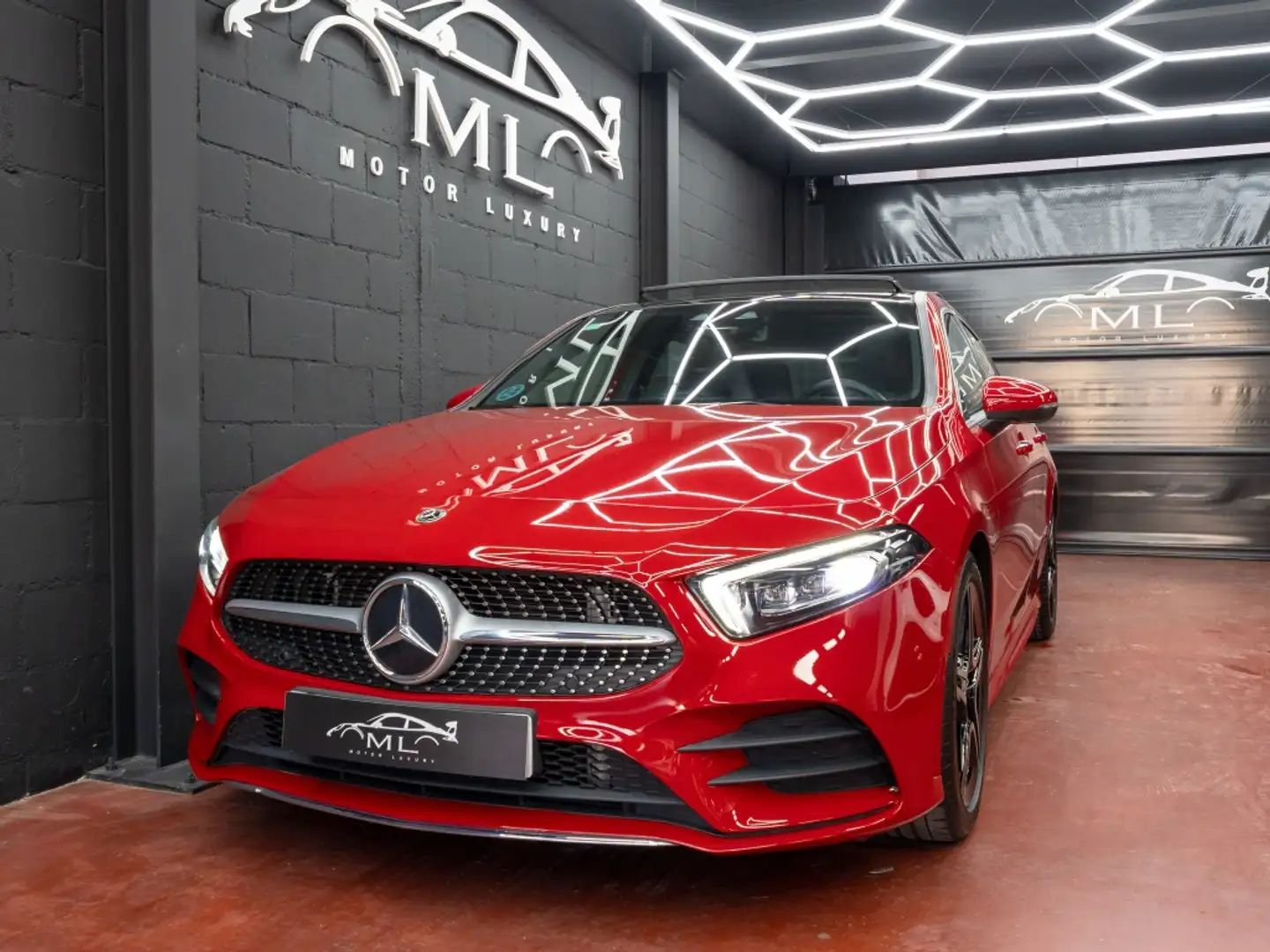 Mercedes-Benz A 220 Sedán 4Matic 7G-DCT Rouge - 1