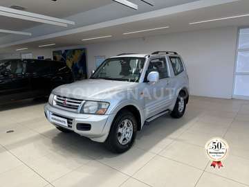 Pajero 3p 3.2 tdi 16v di-d GLS SWB (121kw)
