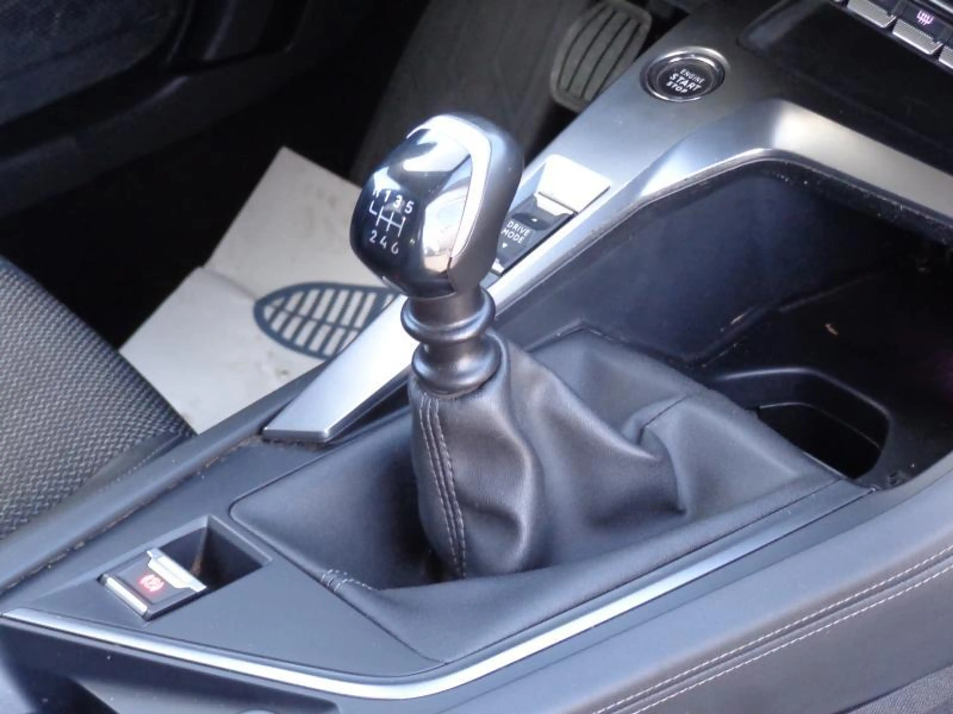 Peugeot 308 1.5HDi Allure - GPS - Caméra — photo 10