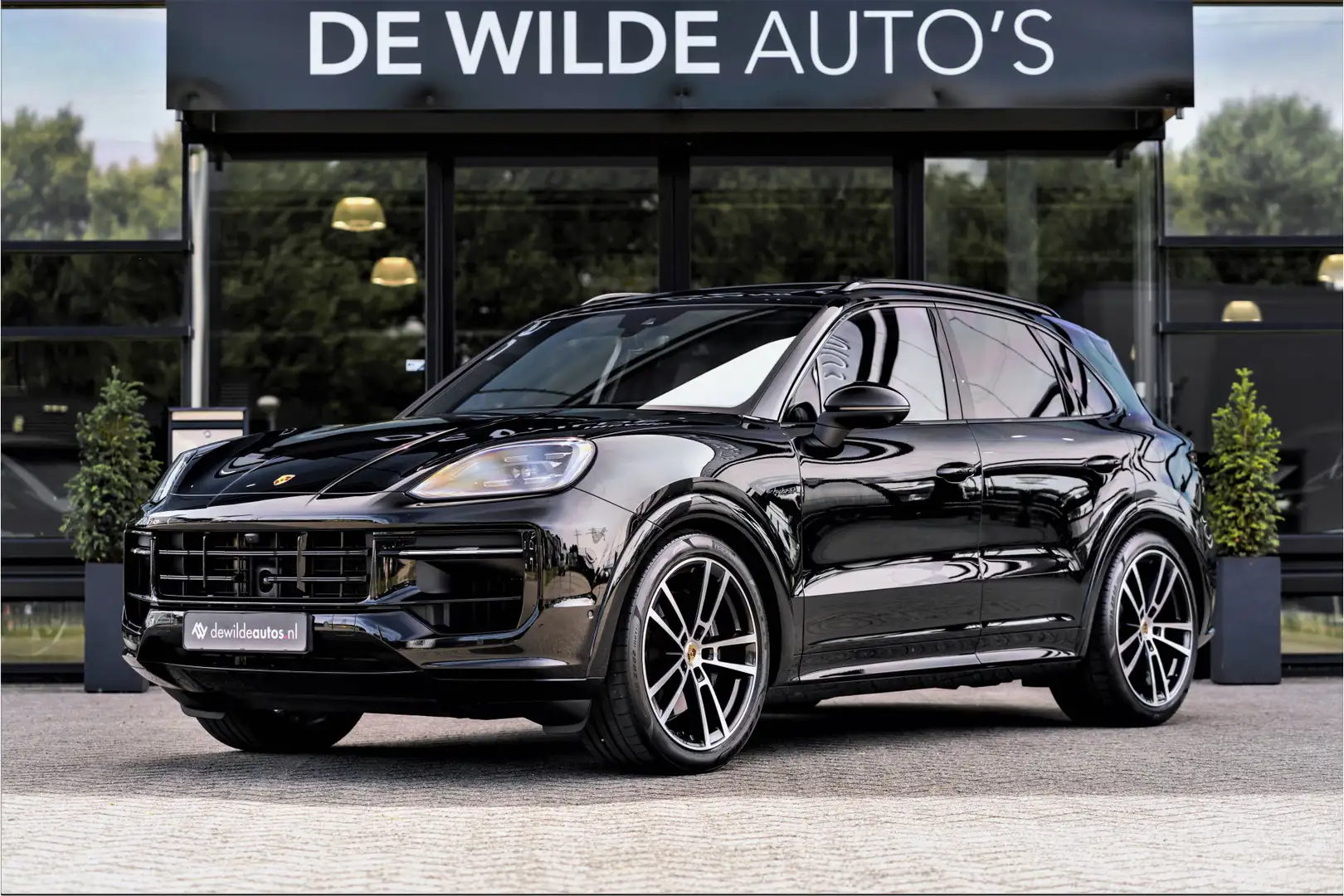 Porsche Cayenne 3.0 E-Hybrid SportDesign 470pk Burmester Pano 18-w Zwart - 1
