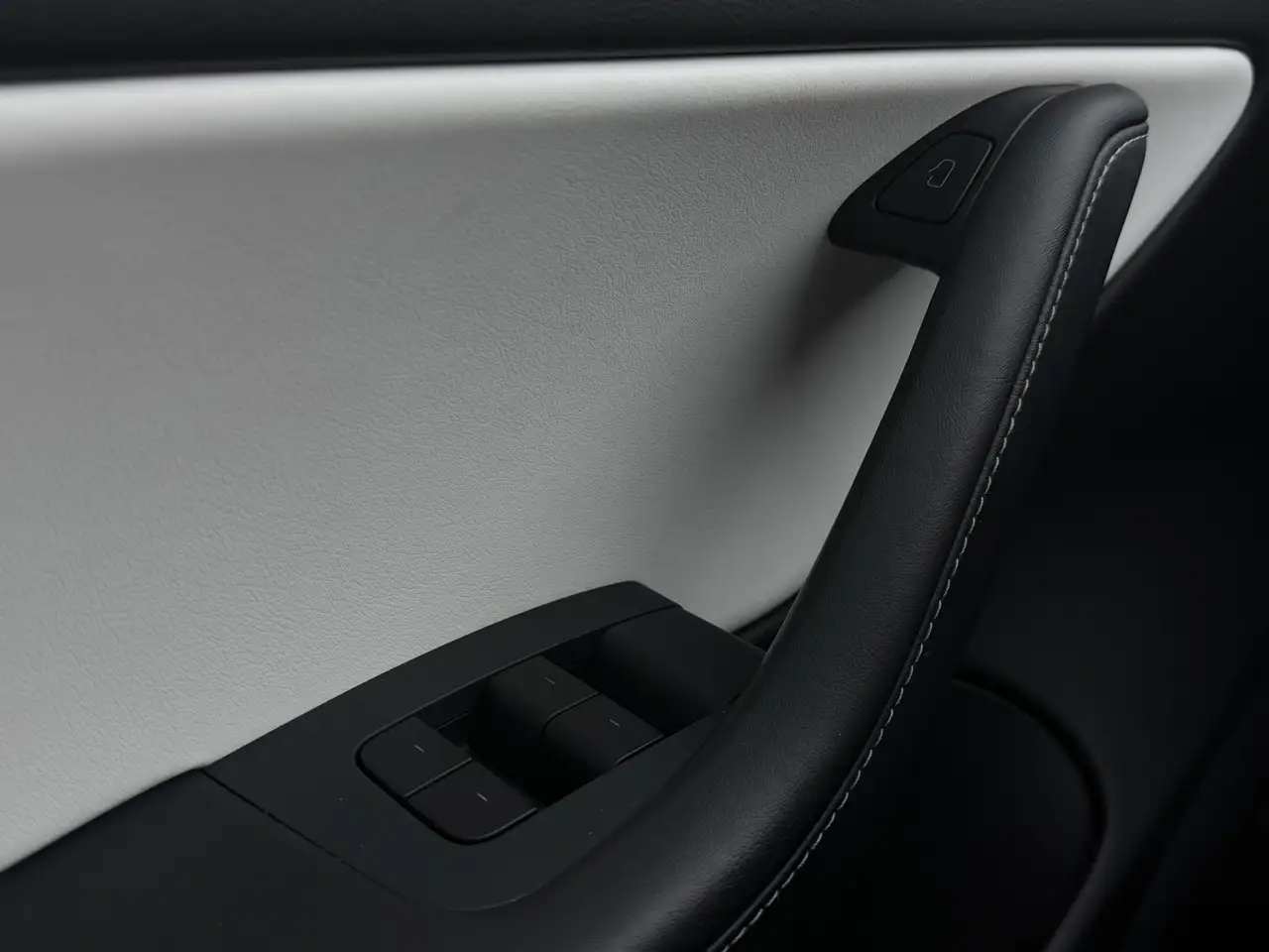 Tesla Model 3 photo Tesla Model 3