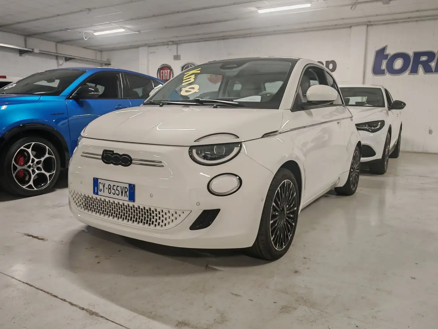 Fiat 500e La Prima by Bocelli Berlina 42 kWh Bílá - 2