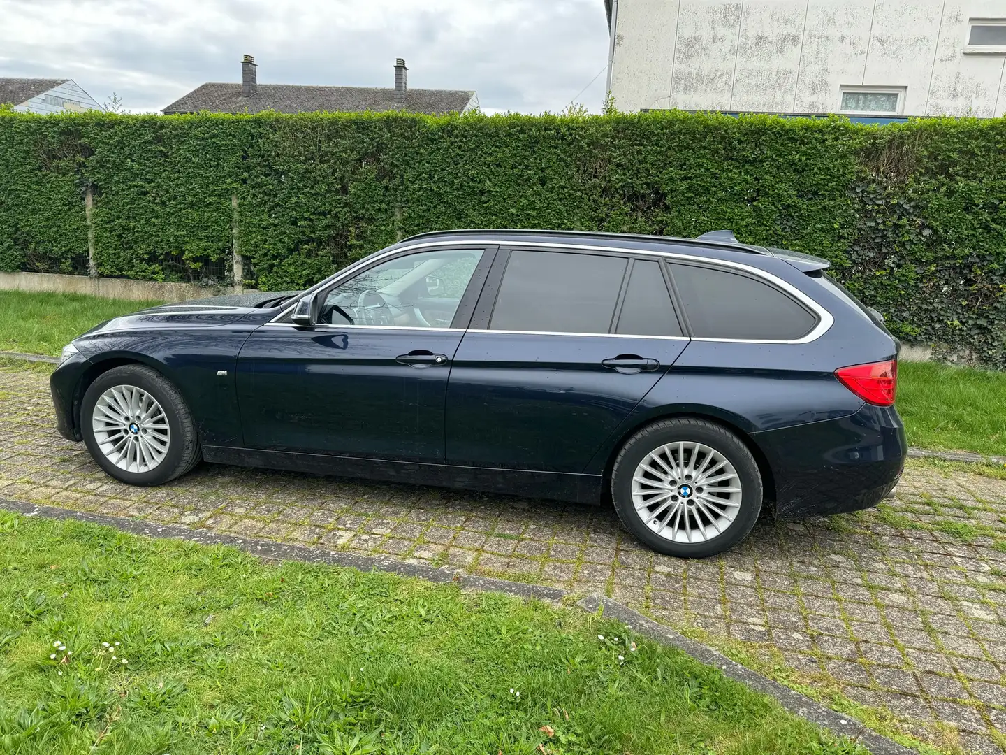 BMW 318 dA Luxury Pack Bleu - 1