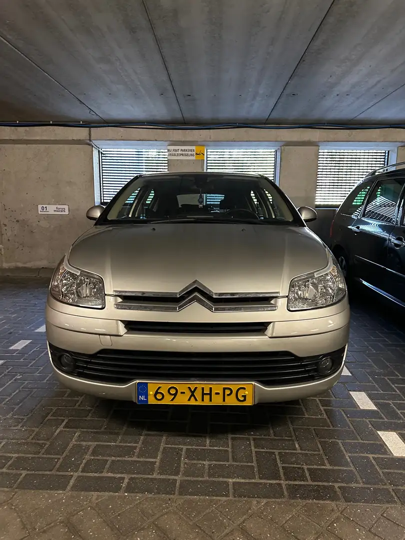 Citroen C4 1.6-16V Image Gris - 2
