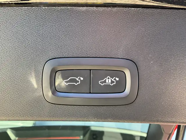 Volvo XC40 view 8