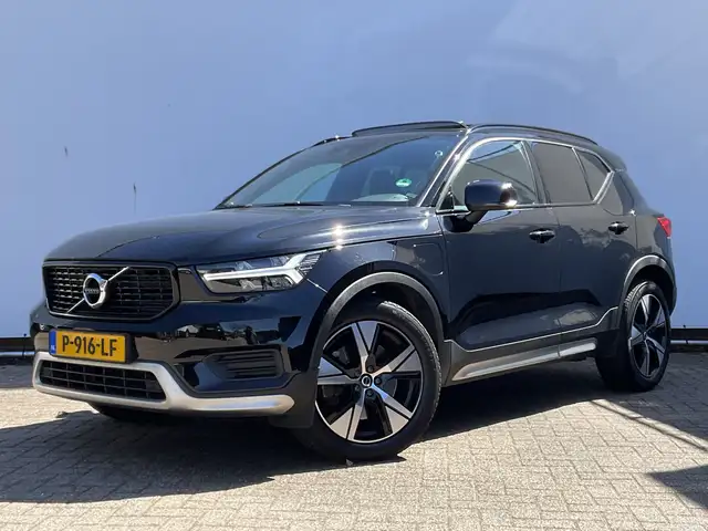 Volvo XC40 view 11