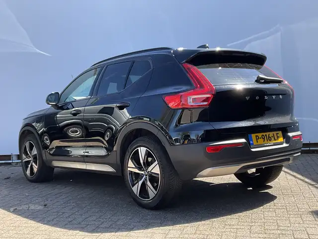 Volvo XC40 view 13